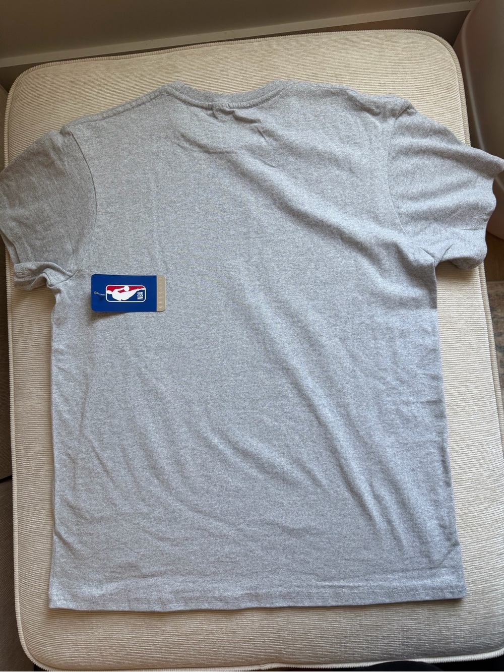 NBA New York Knicks Gray T-Shirt with Orange and Blue Championship Logo - Picture 2 of 2
